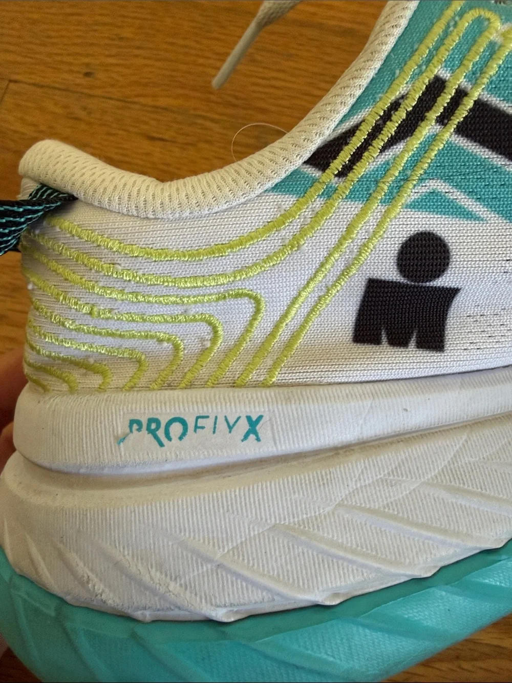 Hoka One One Kona Carbon X All Gender Running Shoe Sea Blue White EU 42